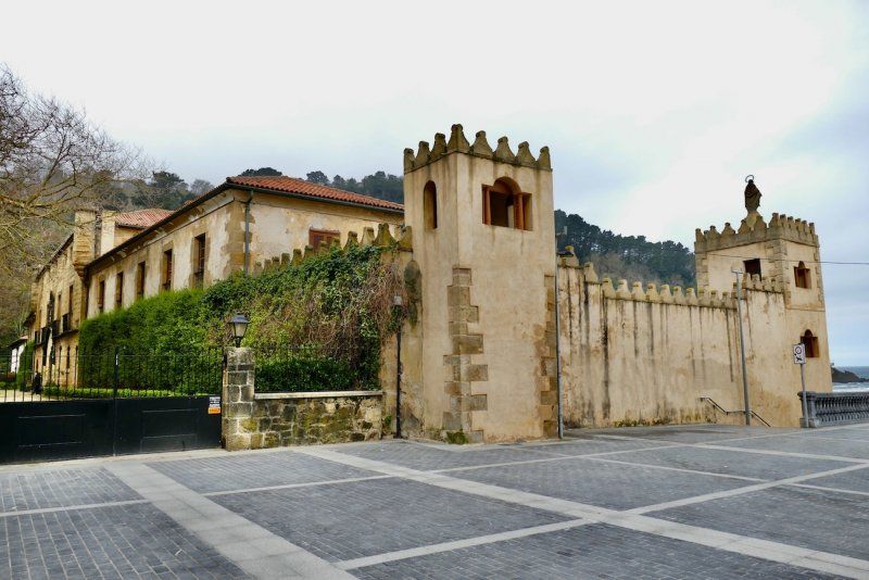 Mitos y Leyendas: Palacio de Narros en Zarautz