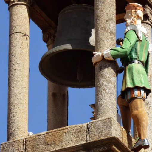 Descubre al Centinela de Bronce: El relato del Abuelo Mayorga