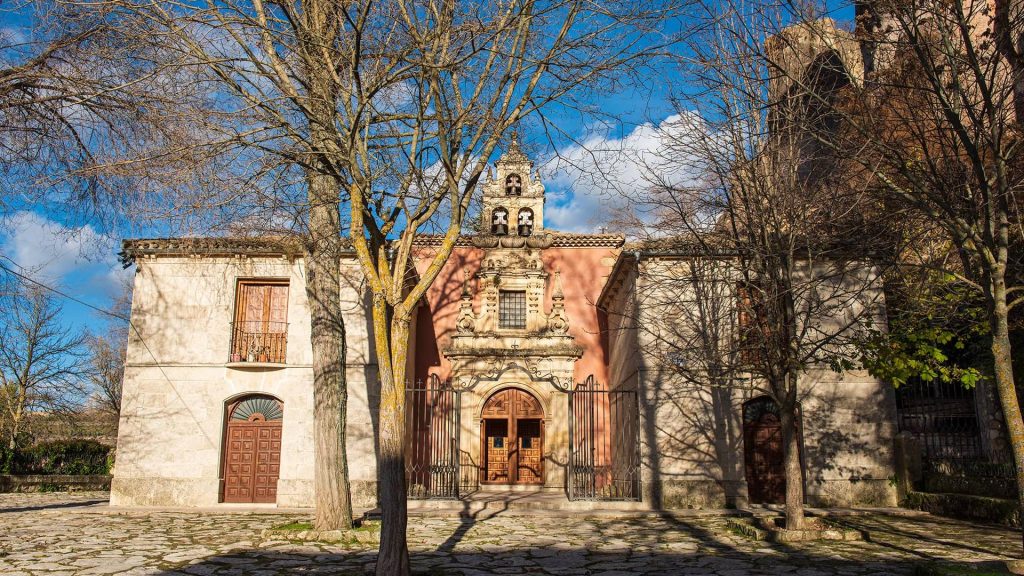 Descubre la leyenda de la Cruz del Diablo en Cuenca